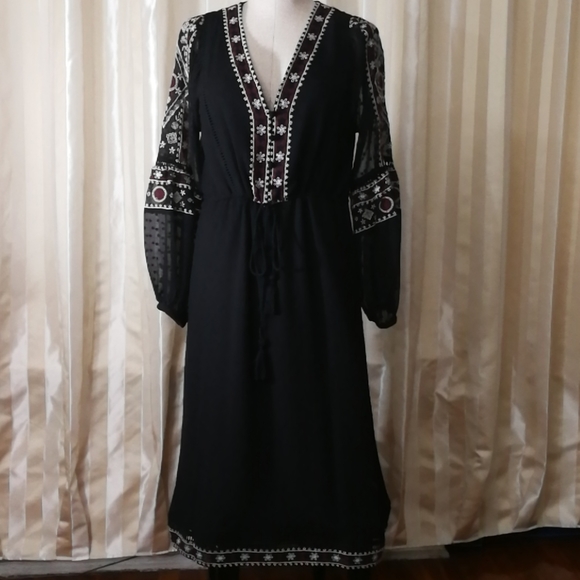 *Zara* Embroidered black dress - Picture 1 of 4